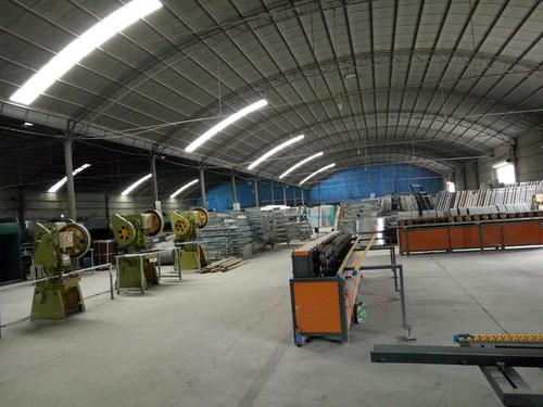 哪里賣沖孔網(wǎng)板，專業(yè)廠家銷售解答